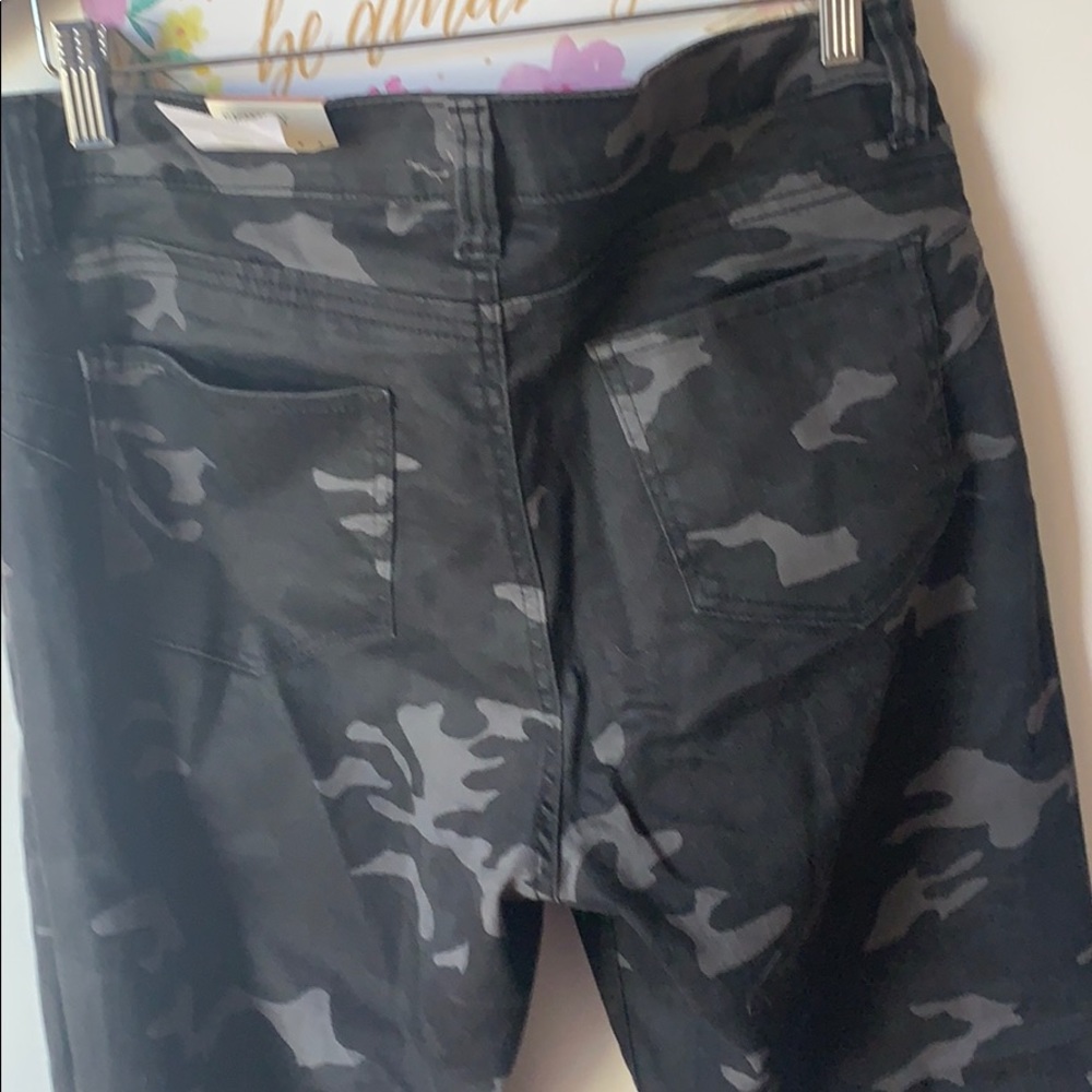 Cute pants - Picture 2 of 2